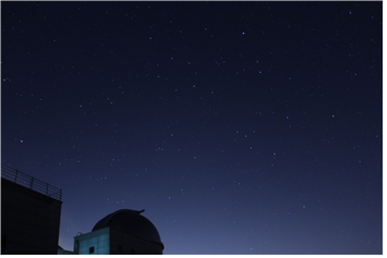 방문 당일 DSLR 카메라를 이용해 밤하늘을 찍은 사진